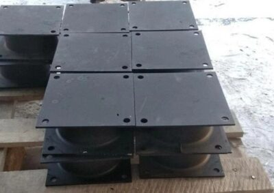 Амортизатор для дорожного катка 175х175х75, мцр 145х145мм отв 14. Каталожный номер 336792